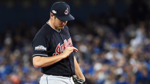 trevor-bauer-finger-blood-indians-blue-jays.jpg